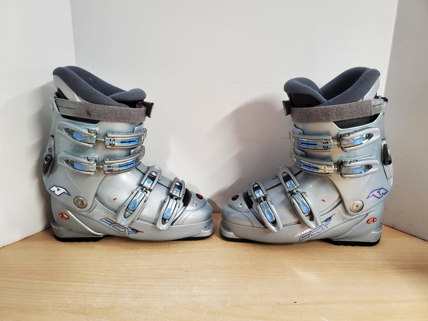 Ski Boots Mondo Size 26.0 Men's Size 8 Ladies Size 9 305 mm Nordica Grey Blue