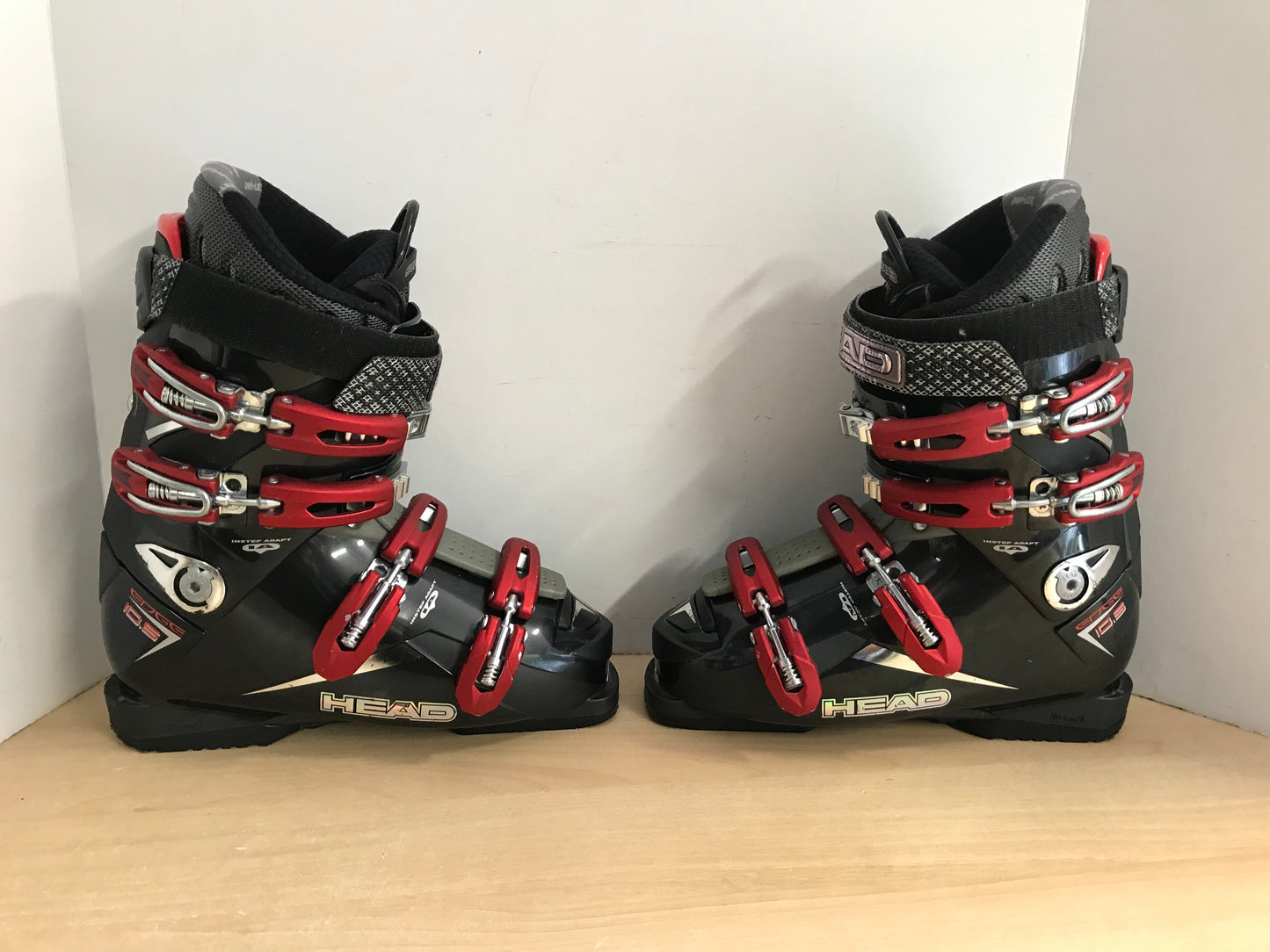 Ski Boots Mondo Size 26.5  Men's Size 7 Ladies Size 8 305 mm Head Black Red Excellent