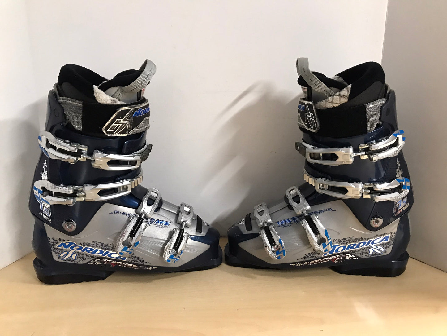 Ski Boots Mondo Size 26.5 Men's Size 8.5 Ladies 9.5 305 mm Nordica Full Shock Blue Grey