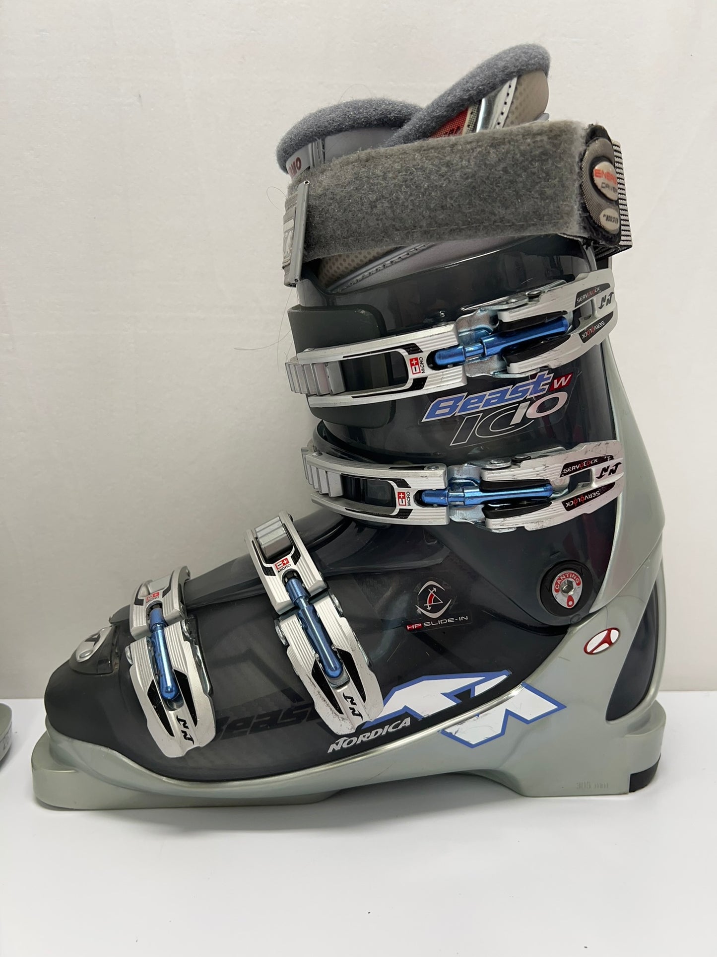 Ski Boots Mondo Size 26.5 Men's Size 8 Ladies Size 9 305 mm Nordica Beast Grey and Blue New Demo Model