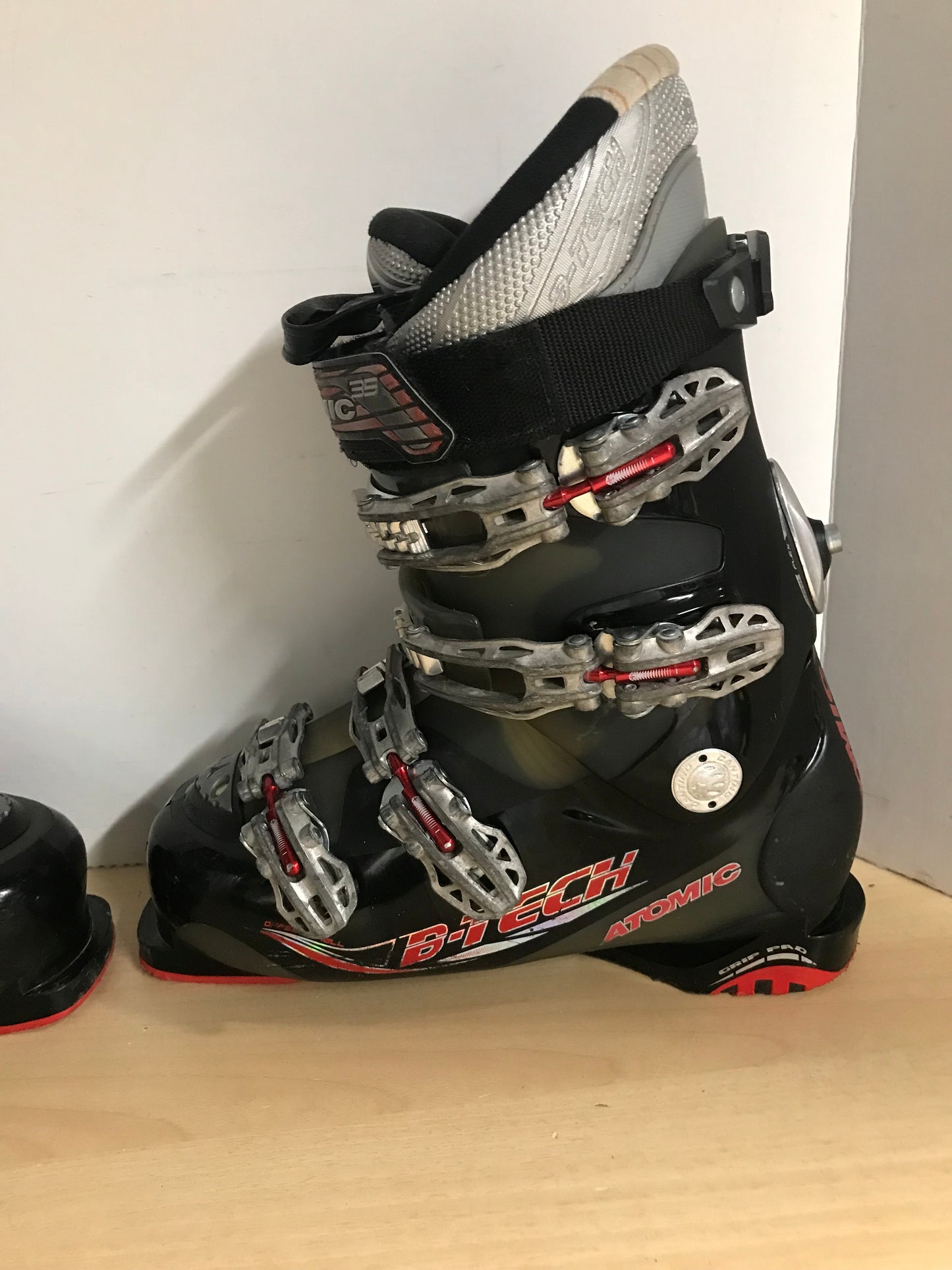 Ski Boots Mondo Size 27.0 Men Size 9 Ladies 8 Atomic B-Tech Some Scratches