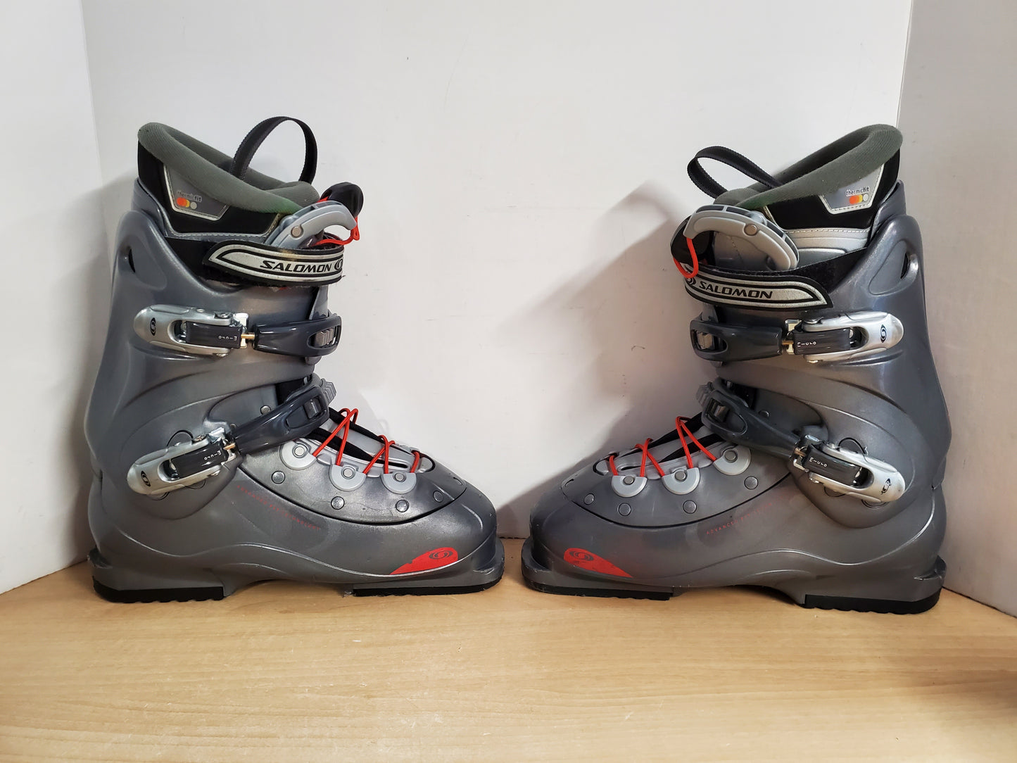 Ski Boots Mondo Size 27.0 Men's Size 9 Ladies Size 10 318 mm Salomon Comfort Grey Red