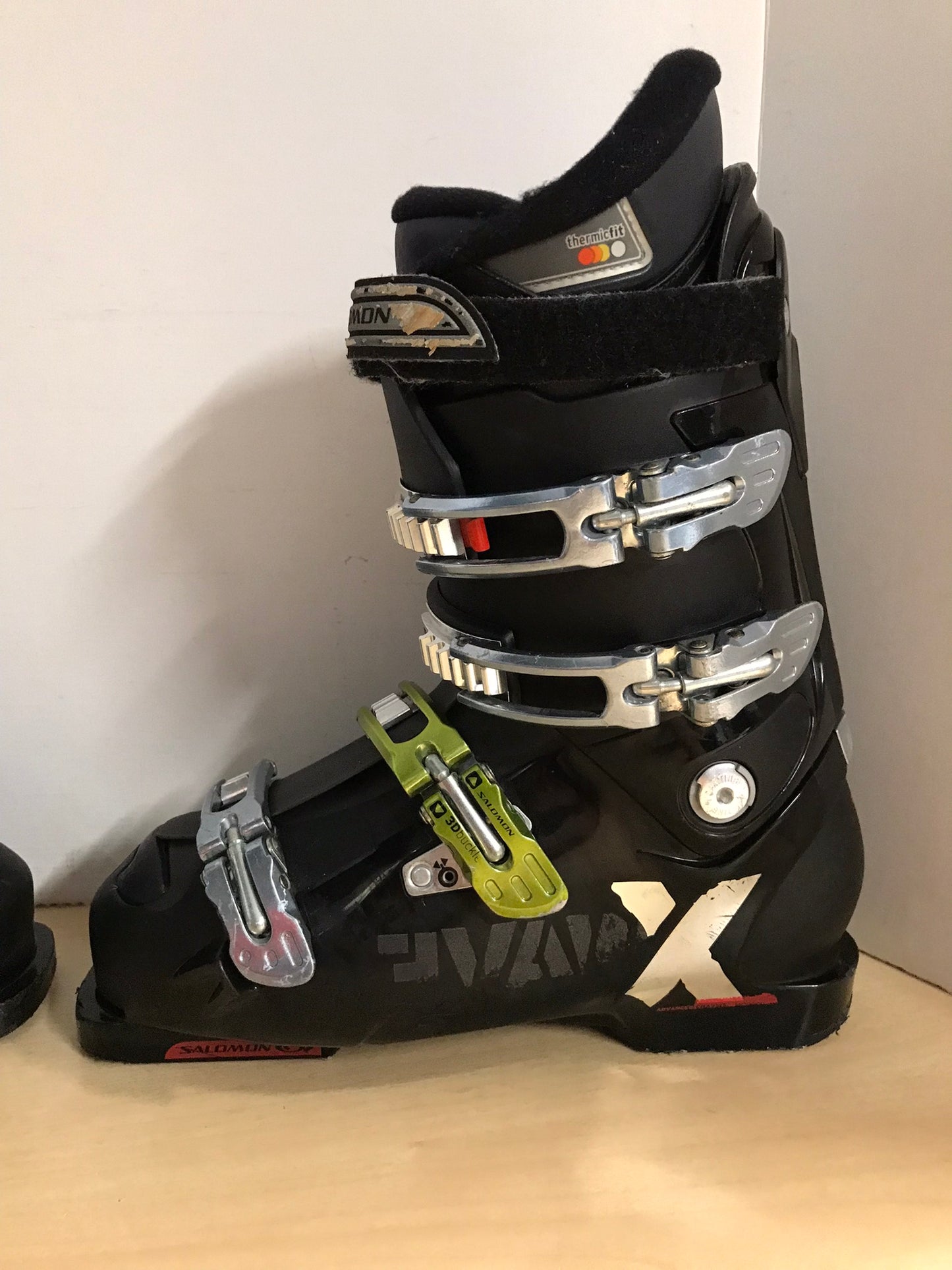 Ski Boots Mondo Size 27.5 Men's Size 9.5 Ladies 10.5 315 mm Salomon Black Red