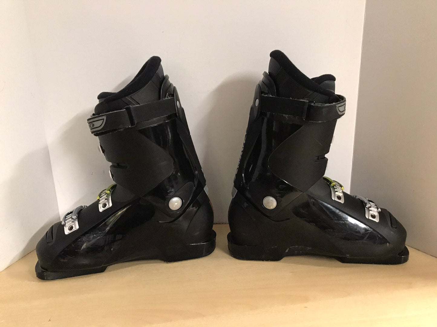 Ski Boots Mondo Size 27.5 Men's Size 9.5 Ladies 10.5 315 mm Salomon Black Red