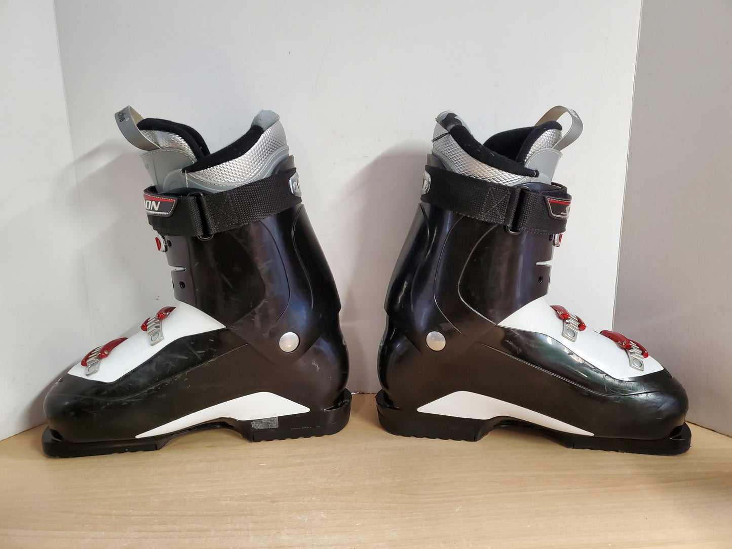 Ski Boots Mondo Size 27.5 Men's Size 9 Ladies Size 10  317 mm Salomon Mission Black White Red Excellent