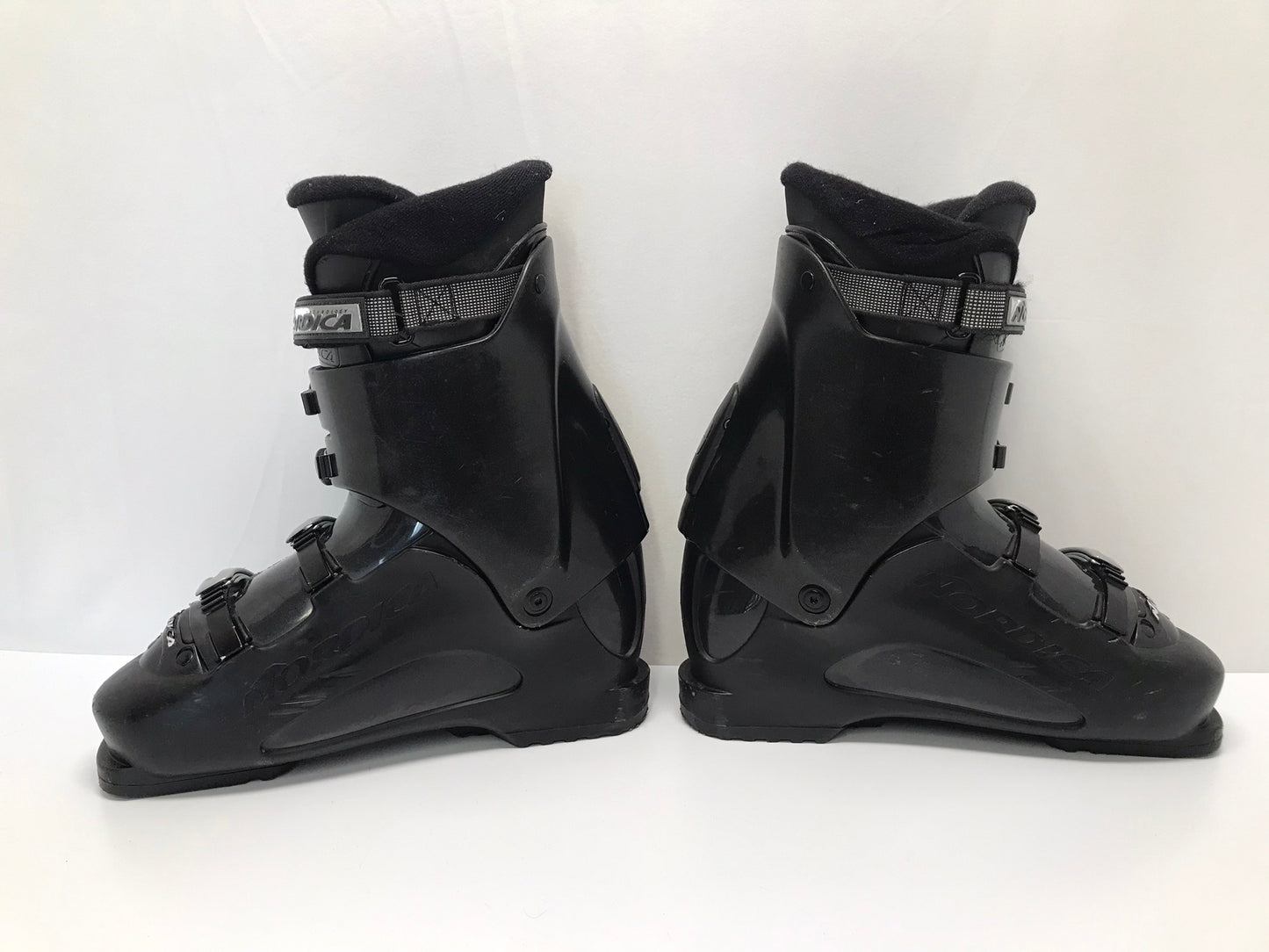 Ski Boots Mondo Size 28.0 Men's Size 10 320 mm Nordica T7 Black Grey