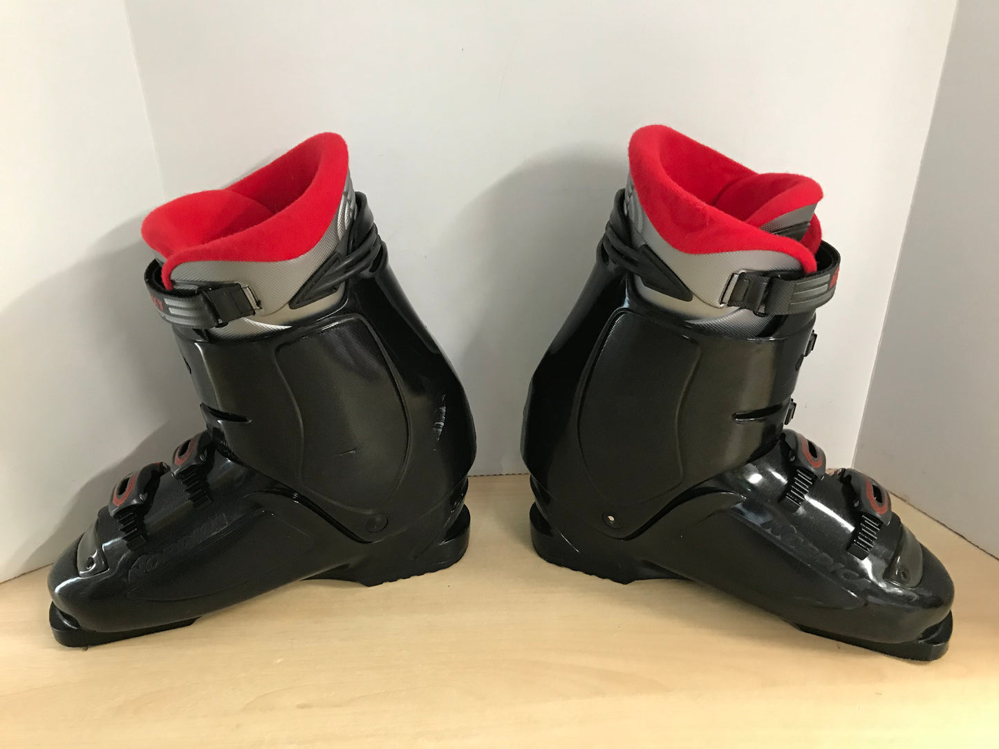 Ski Boots Mondo Size 29.5 Men's Size 11.5 334 mm Nordica Black Red