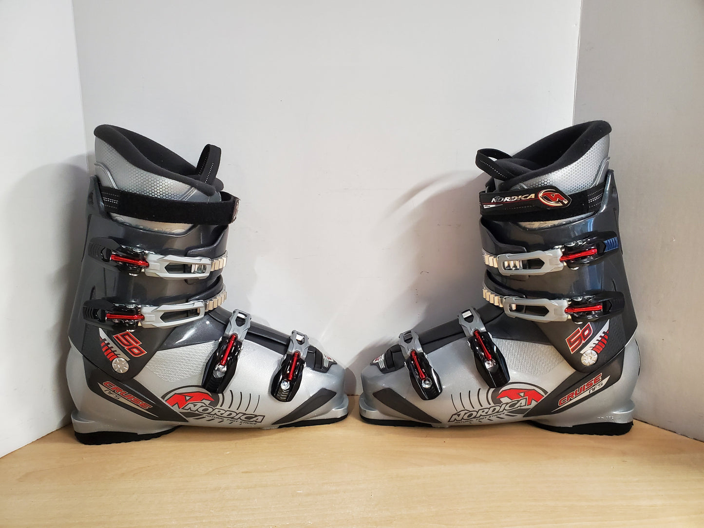 Ski Boots Mondo Size 29.5  Men's Size 11.5 335 mm Nordica Cruise Grey Black Red New Demo Model