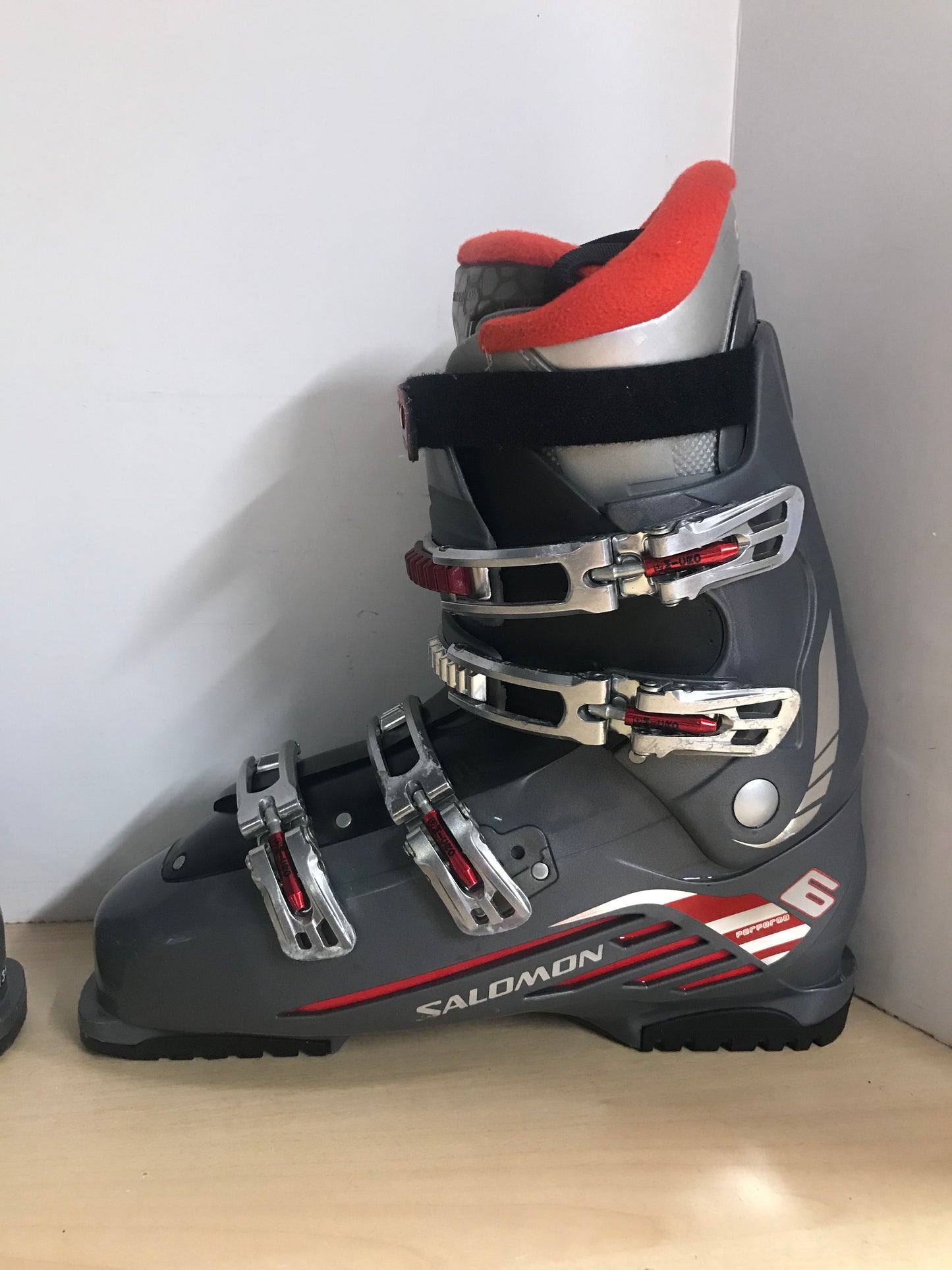 Ski Boots Mondo Size 31.0 Men's Size 13.5 mm 359 mm Salomon Custom Fit Grey Red Black