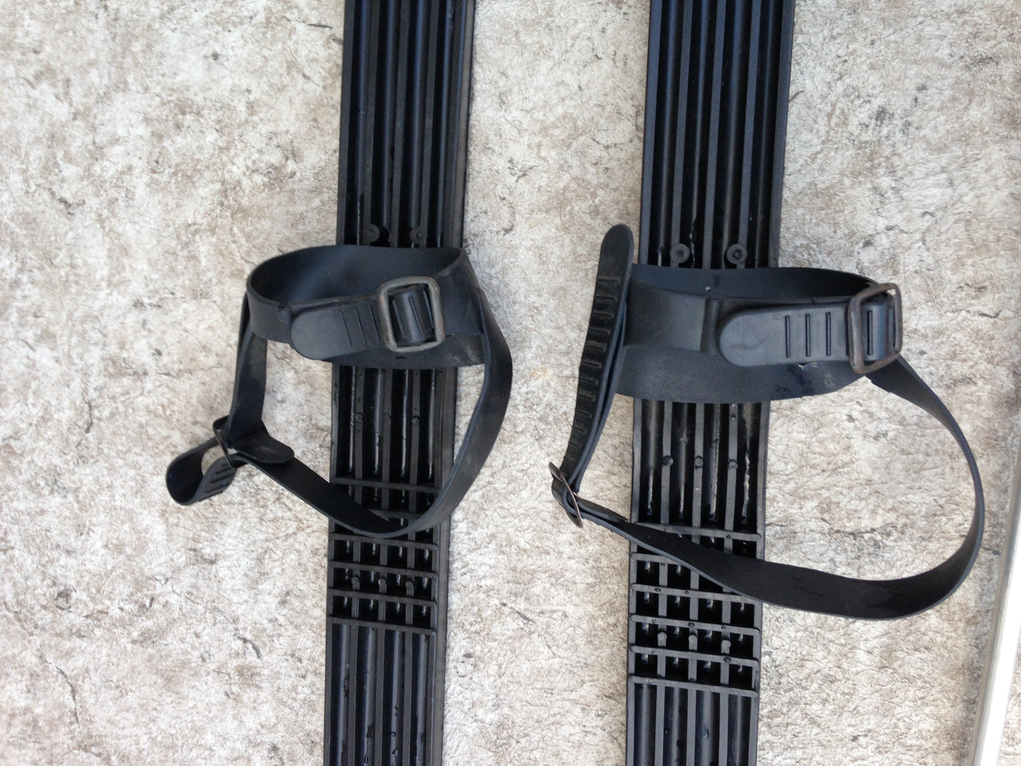 Ski Snow Fun Plastic Ski For Children Age 6-12 Adjustable Straps For Winter Boots With Poles