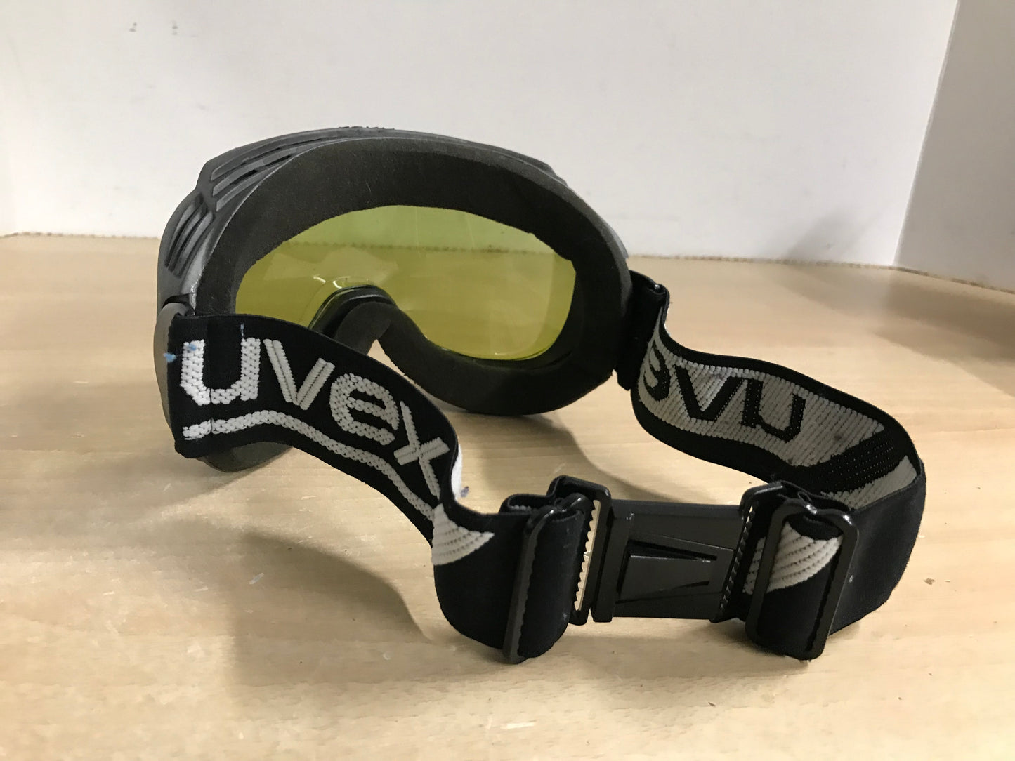 Ski Goggle Adult Size Medium Uvex Cosmos Big Green Lense