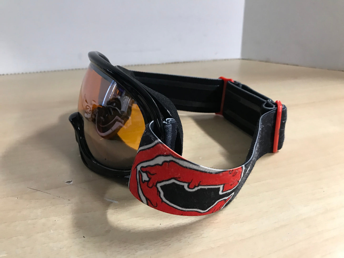 Ski Goggle Child Size 5-8 Capix Red Black Big Orange Lense Excellent
