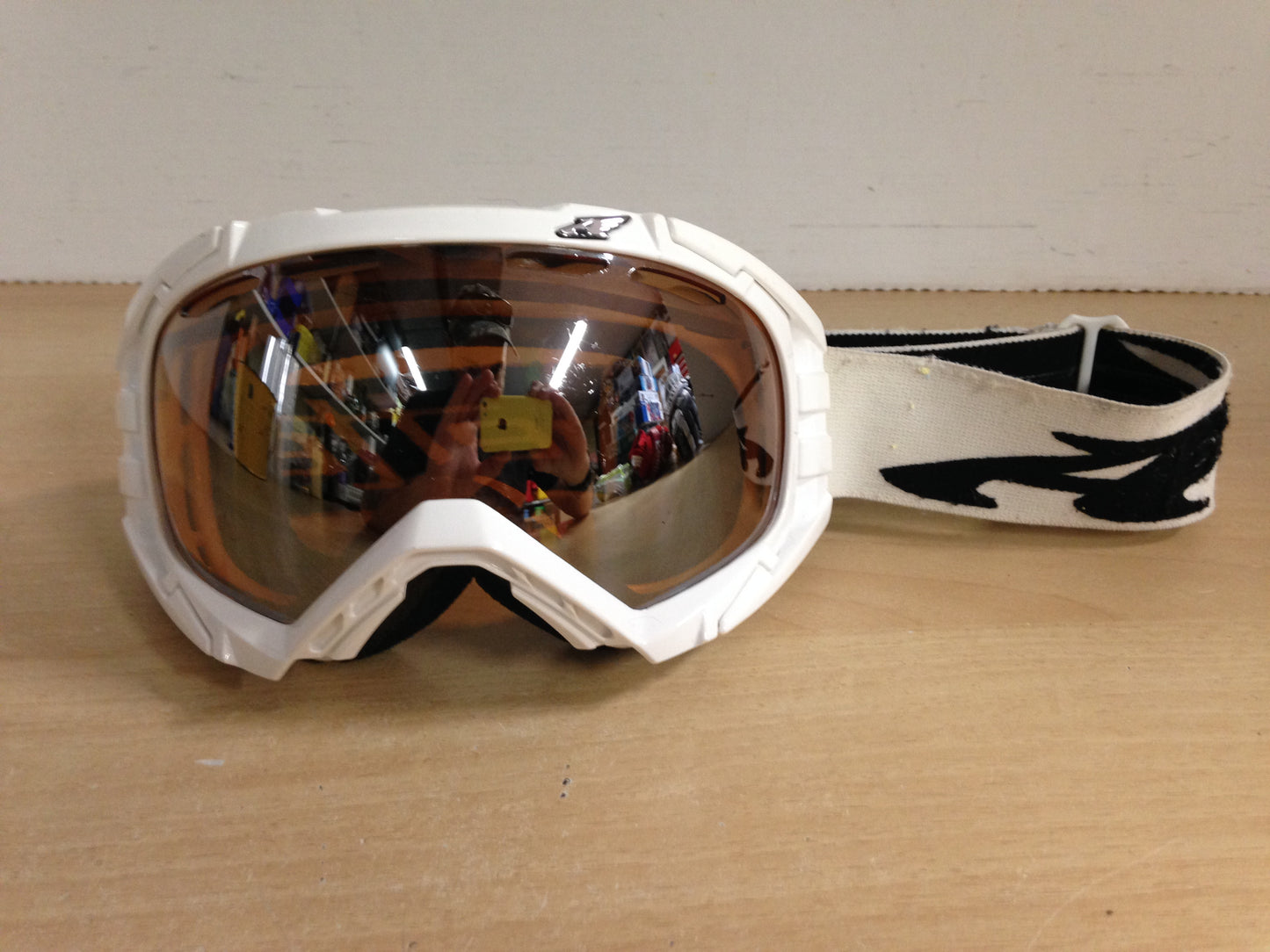 Ski Goggles Adult Size Arnette White Black Orange Lense