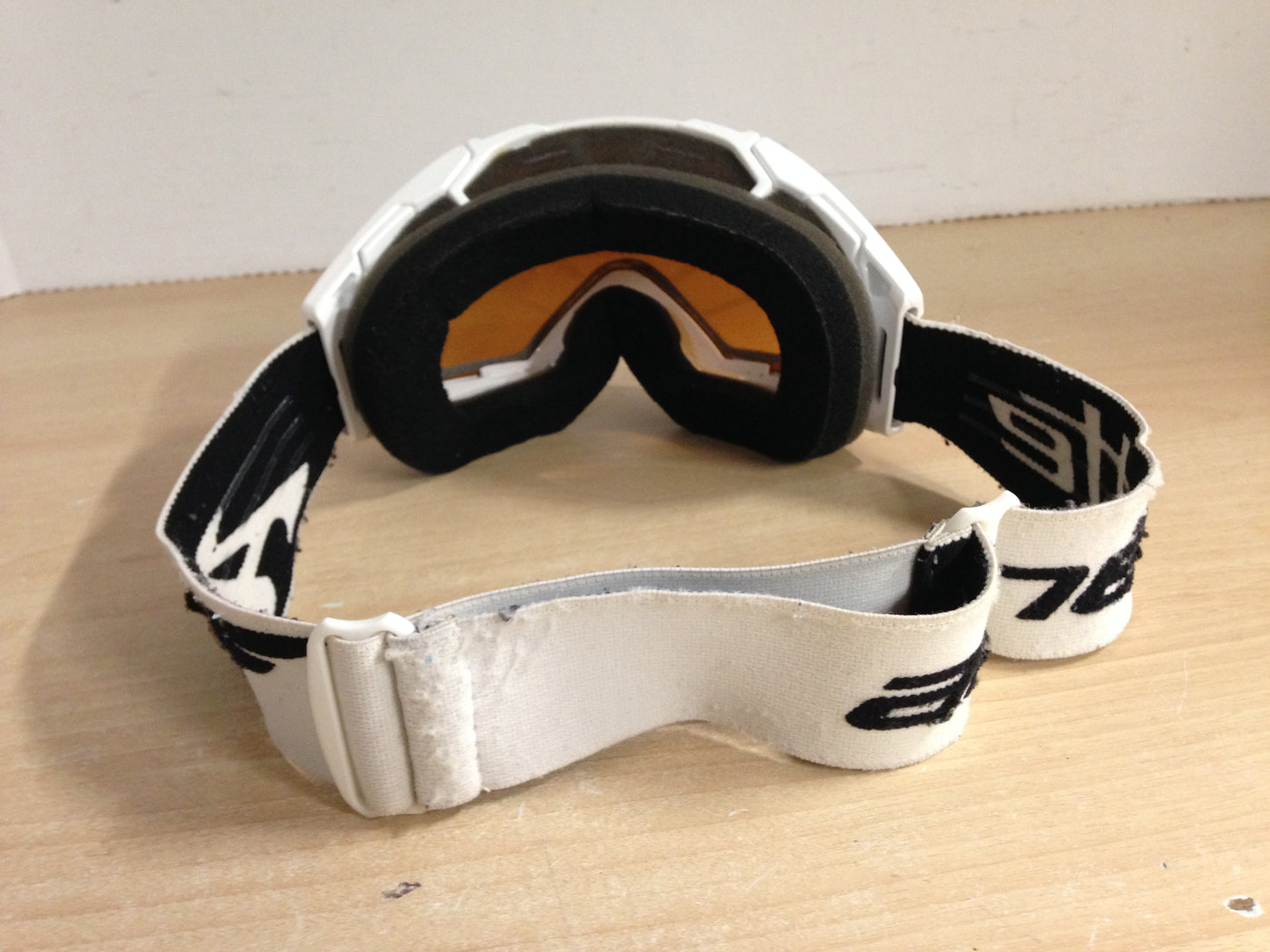 Ski Goggles Adult Size Arnette White Black Orange Lense