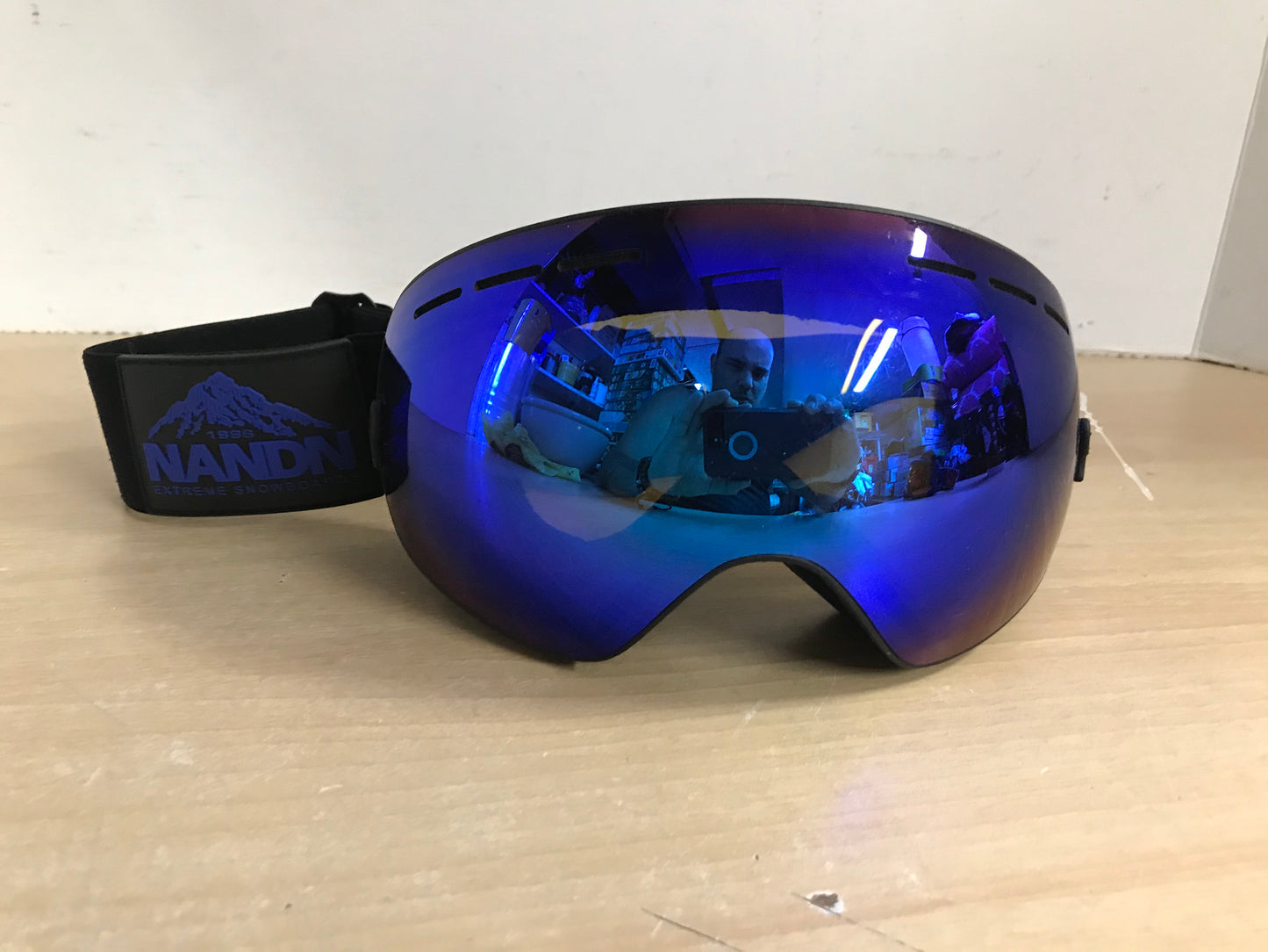 Ski Goggles Adult Size  Large Nand Big Blue Lense Excellent