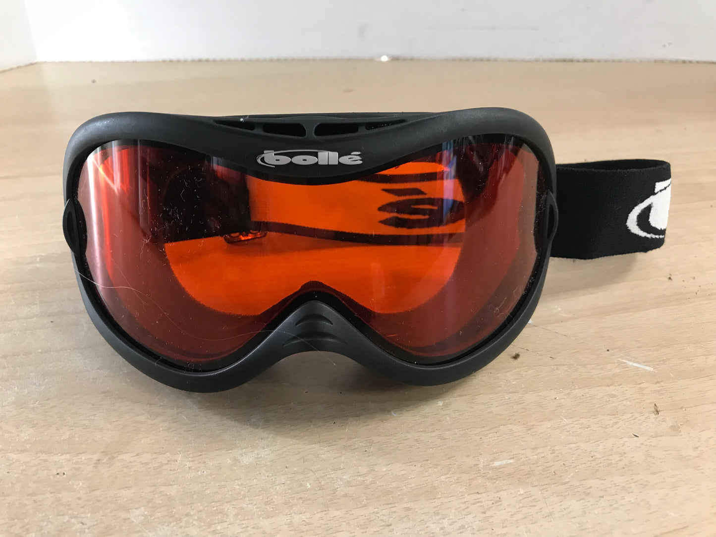 Ski Goggles Adult Size  Medium Bolle Black With Orange Lense Excellent