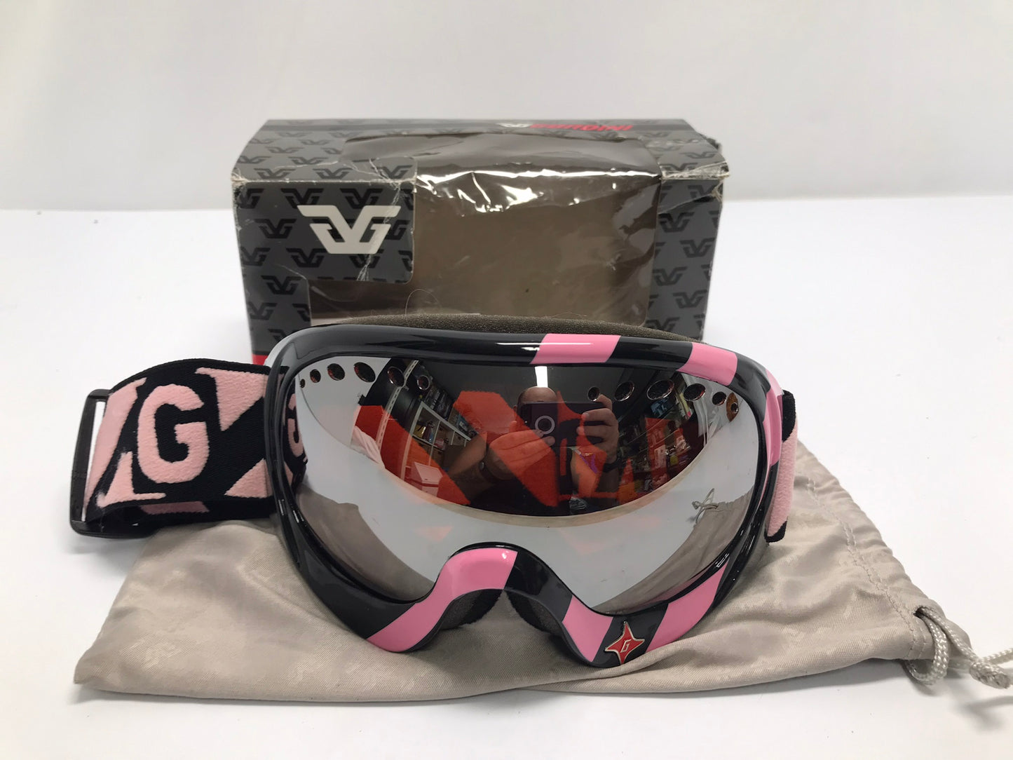 Ski Goggles Adult Size Medium Gordini Big Mirrored Lenses Black Pink With Box and Bag