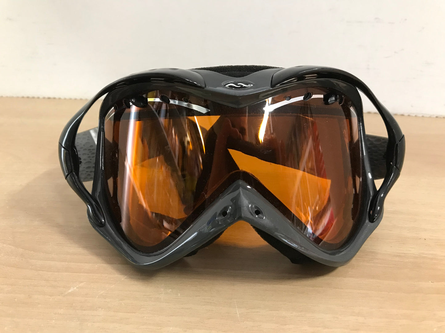 Ski Goggles Adult Size Medium Smith Black Grey With Orange Lenses As new