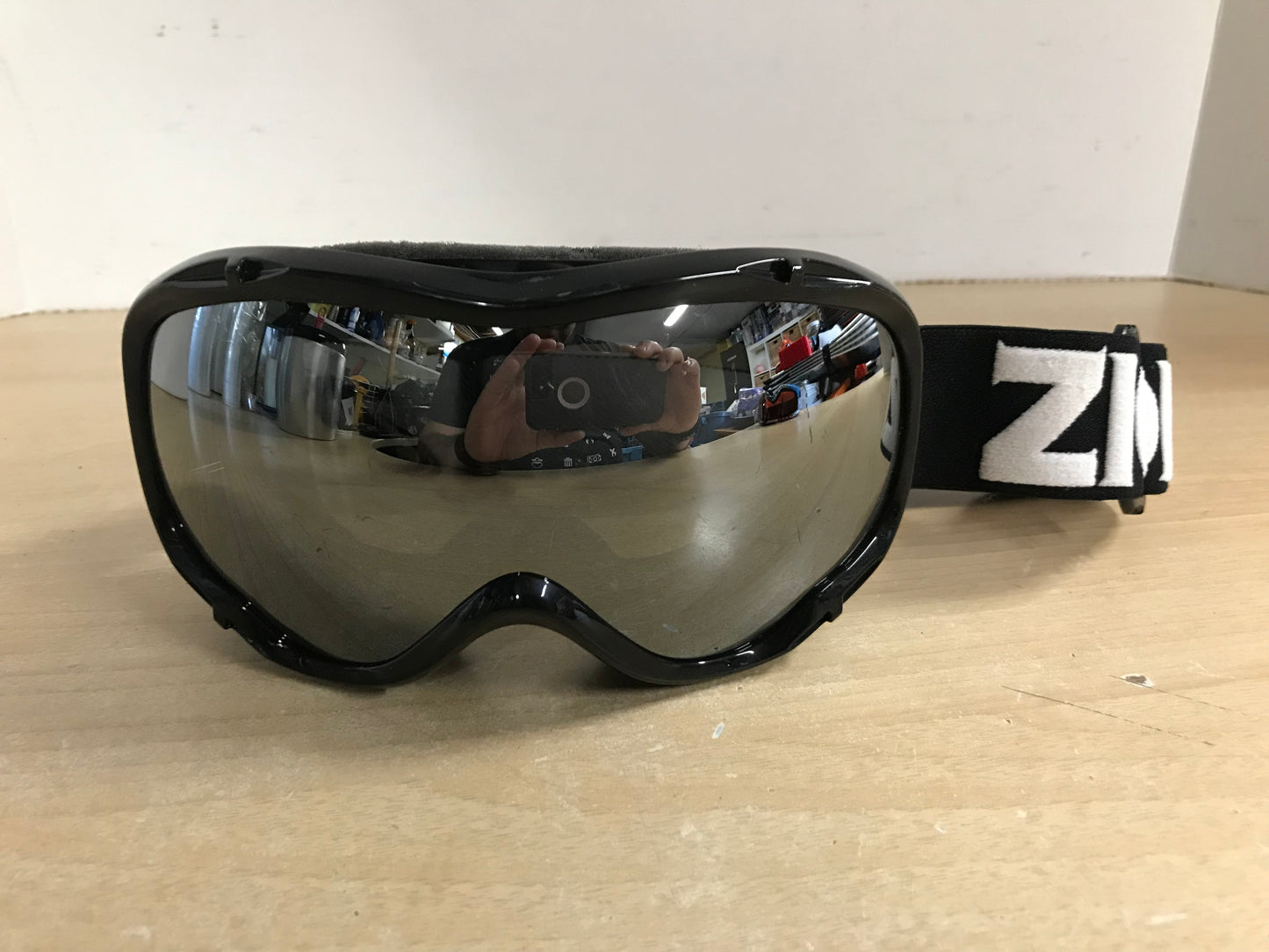 Ski Goggles Adult Size Medium Zioner Black Big Mirror Lenses Excellent