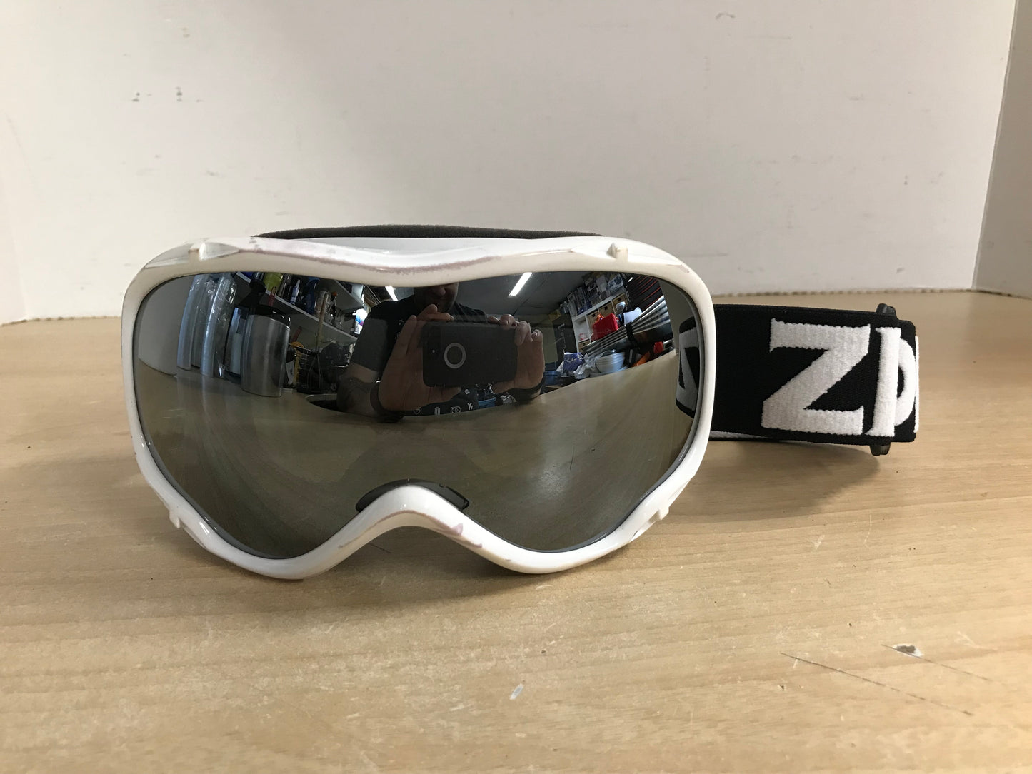 Ski Goggles Adult Size Medium Zioner White Black Big Mirror Lenses Excellent