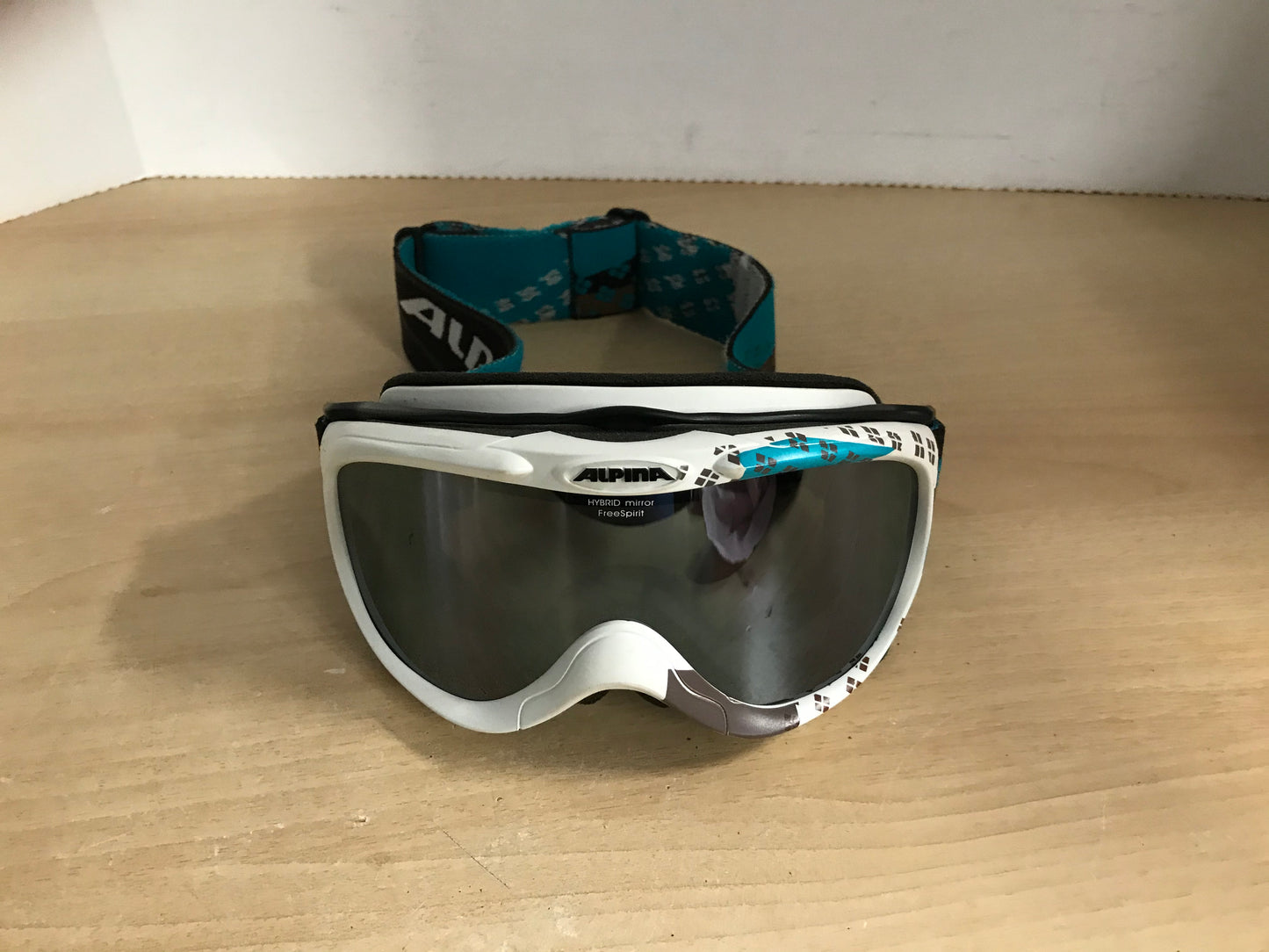 Ski Goggles Adult Size Small Alpina Teal White Black Excellent