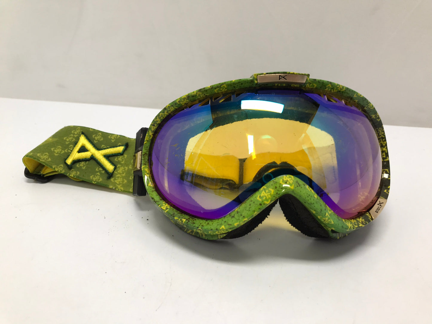 Ski Goggles Child Size Youth Size 12-14 Anon Lime Green Big Lenses