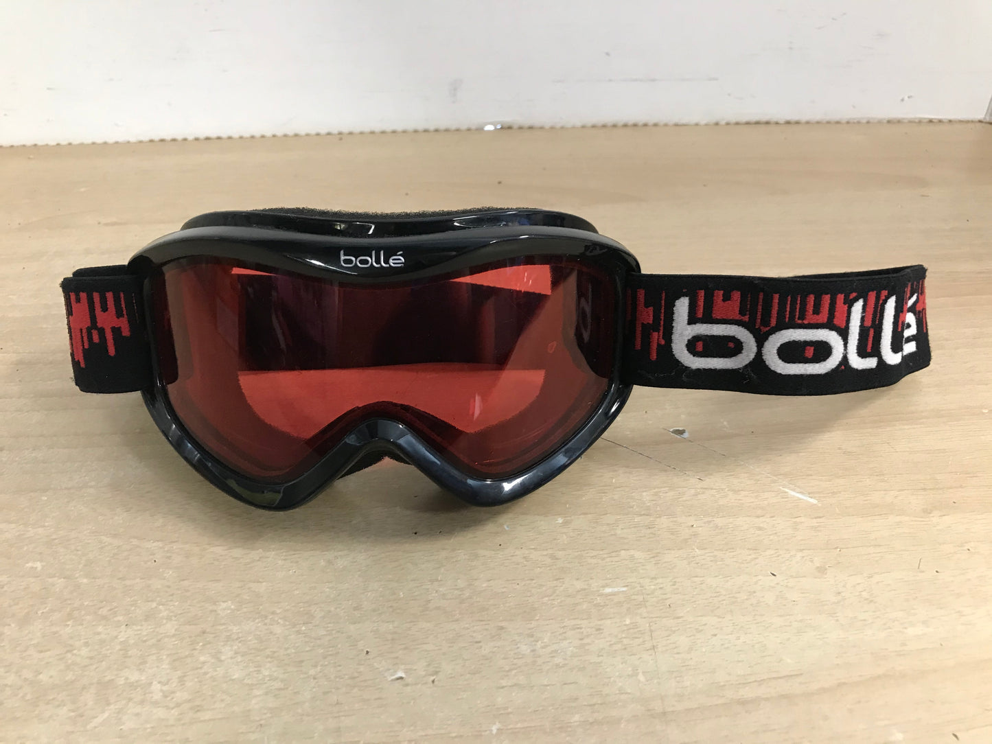 Ski Goggles Adult Small Bollet Black Raspberry Excellent