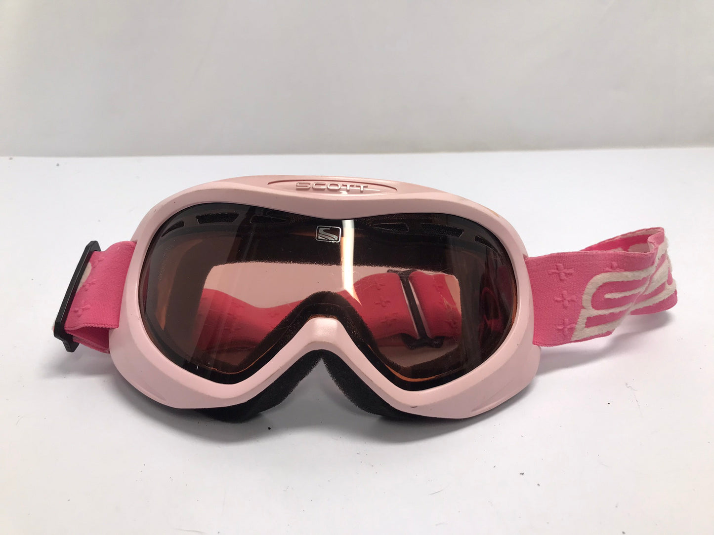 Ski Goggles Child Size 6-8 Pink Scott