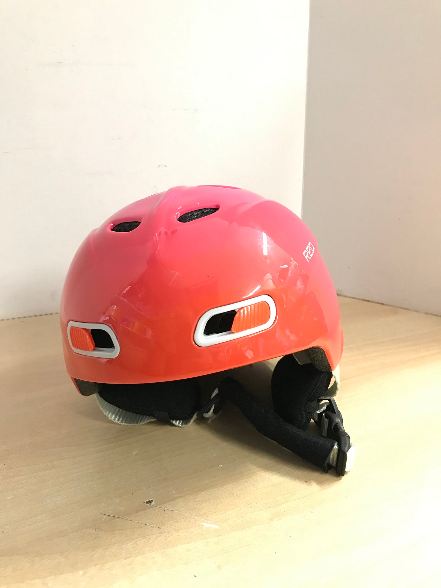 Ski Helmet Child Size 5-7  SST RED Fushia Red Mix  Excellent