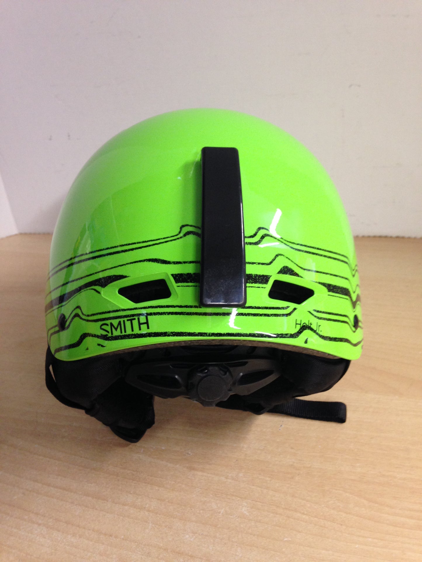 Ski Helmet Child Size Youth Medium 8-12 Smith Lime and Black As New