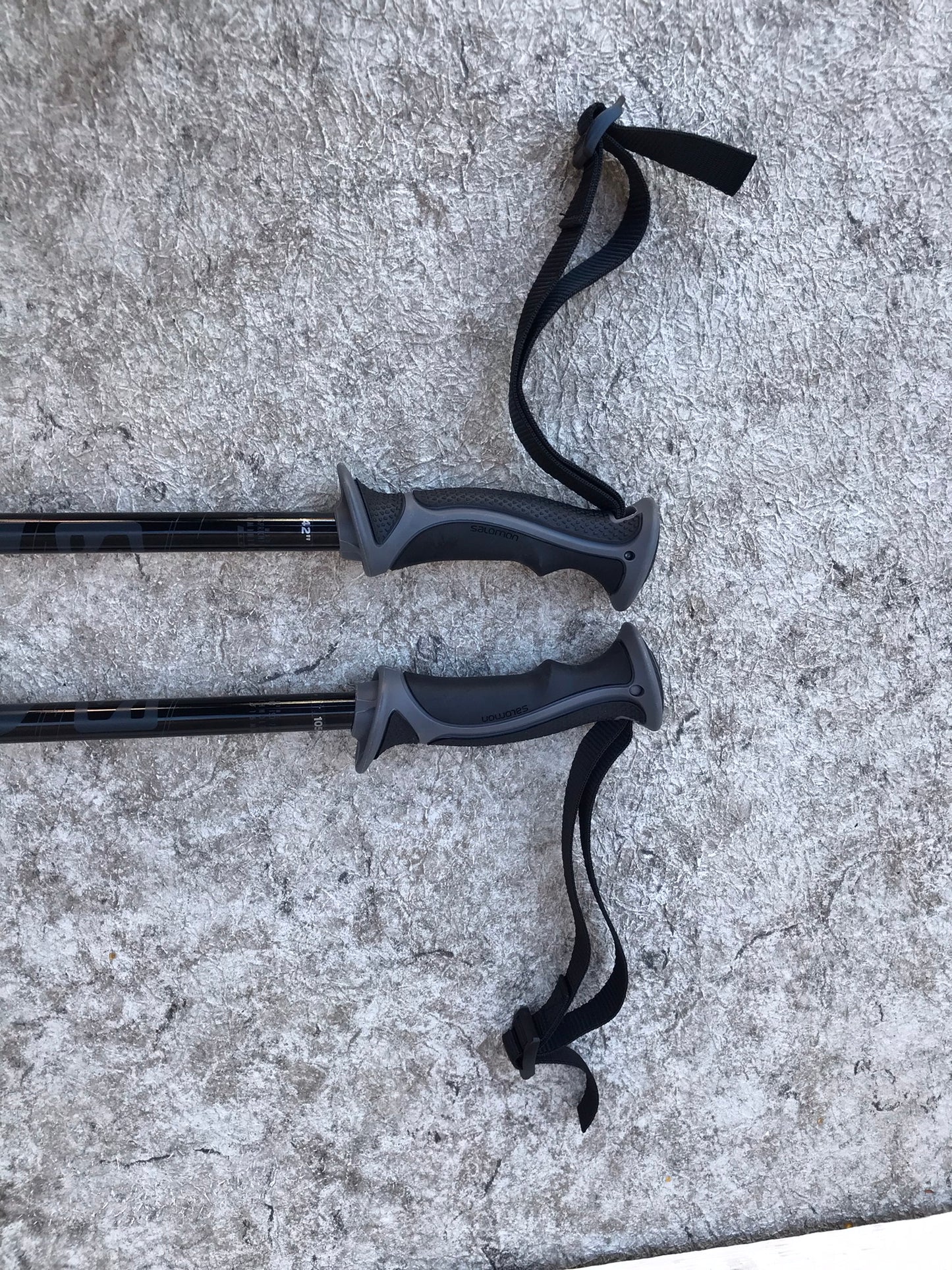 Ski Poles Adult Size 42 inch 105 cm Salomon Arctic Lady Rubber Handles Excellent