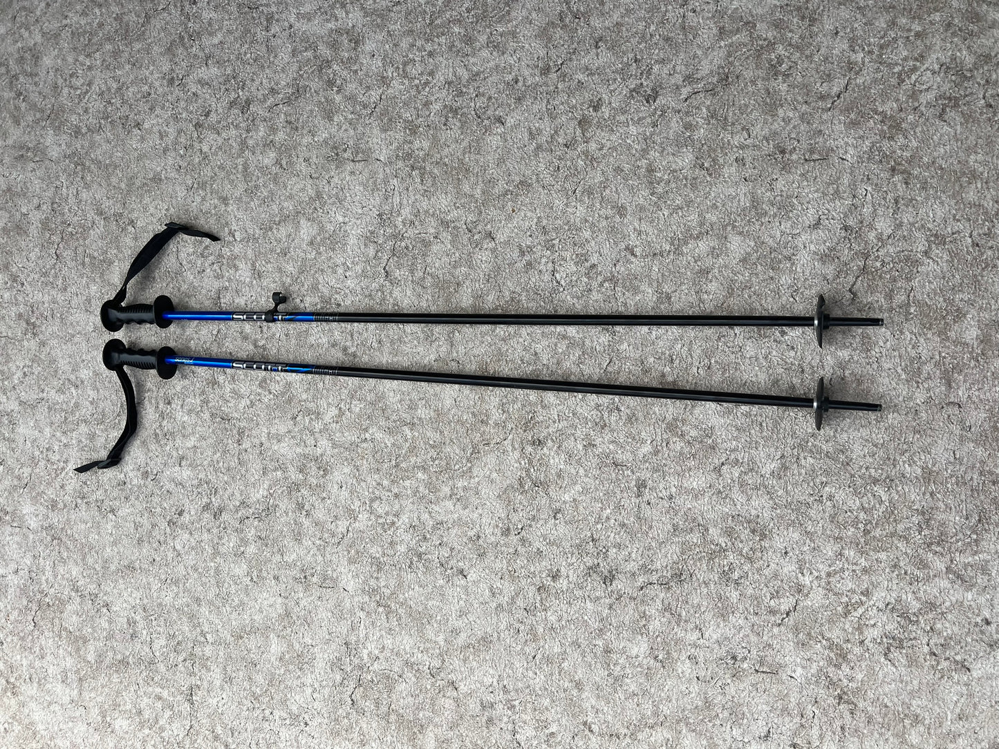 Ski Poles Adult Size 42 inch 105 cm Scott Series J Micro Blue Black Excellent