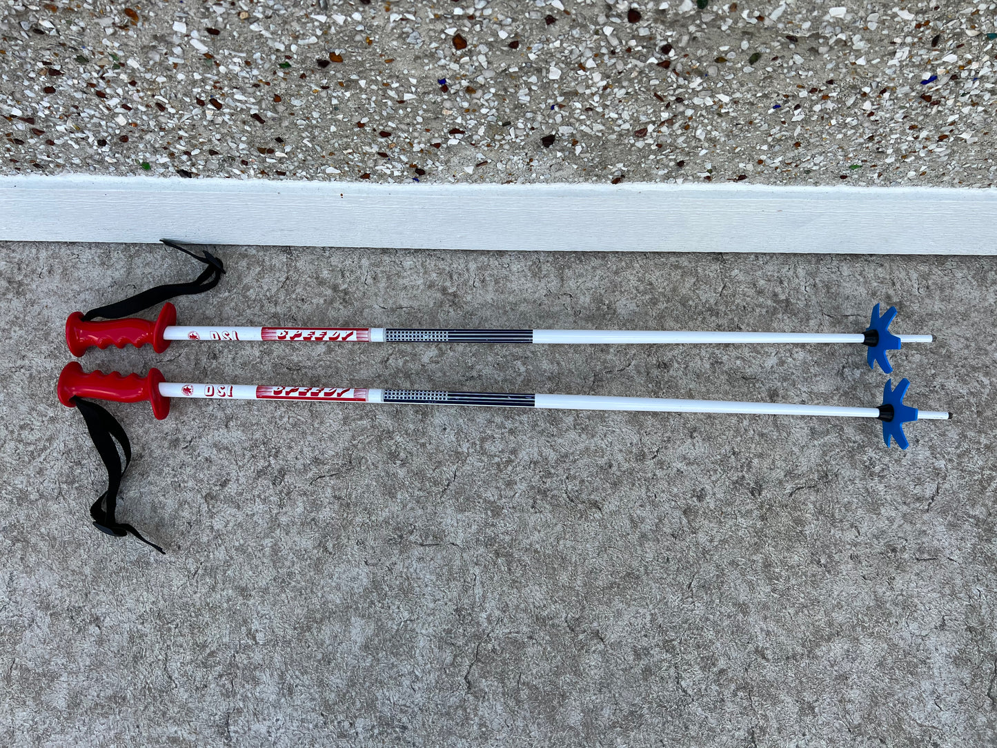 Ski Poles Adult Size 43 inch 110 cm Speedy White Red Blue Excellent