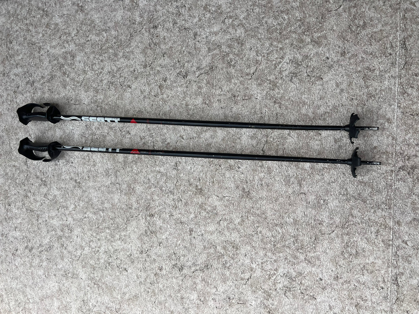 Ski Poles Adult Size 46 inch 115 cm Scott Black Red