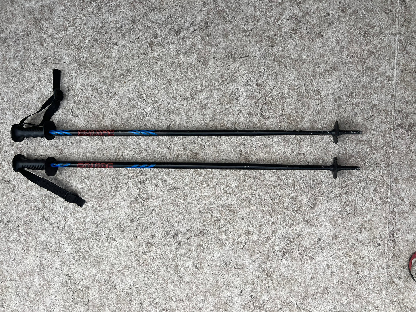 Ski Poles Adult Size 46 inch 115 cm Scott Black Red Rubber Handles