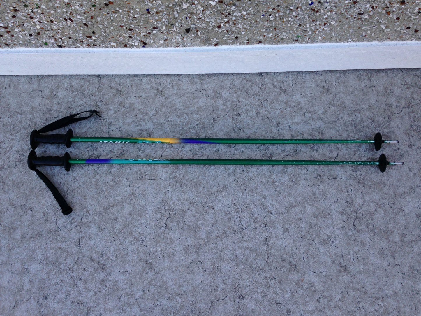Ski Poles Adult Size 47 inch Atomic Green