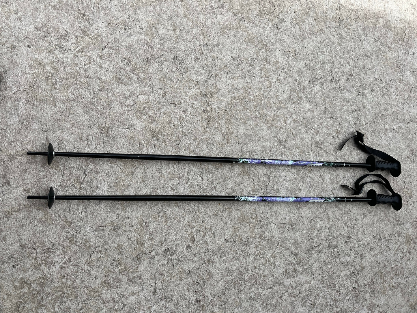 Ski Poles Adult Size 50 inch 125 cm Elan Black Purple