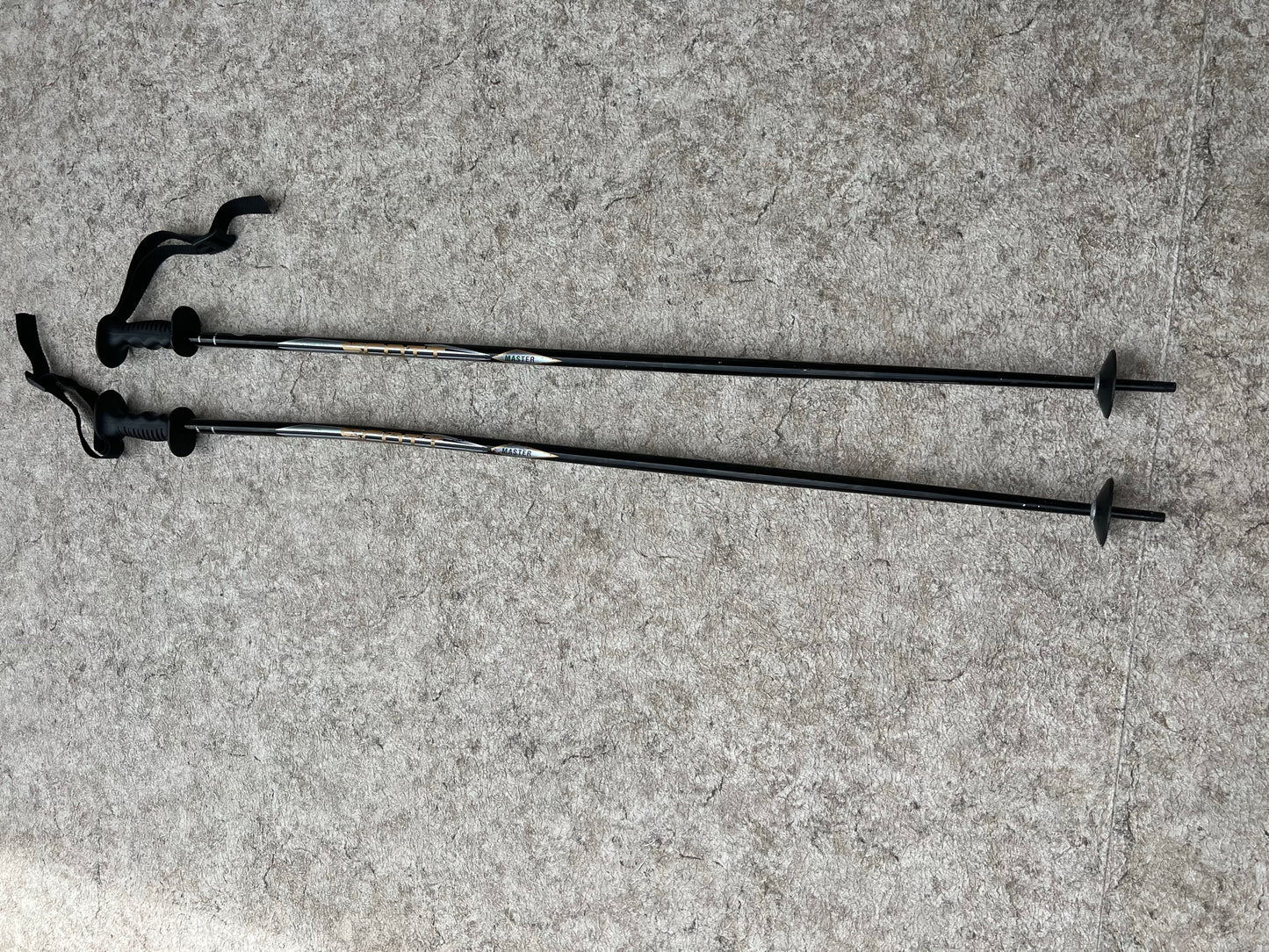 Ski Poles Adult Size 50 inch 125 cm Scott Black Gold