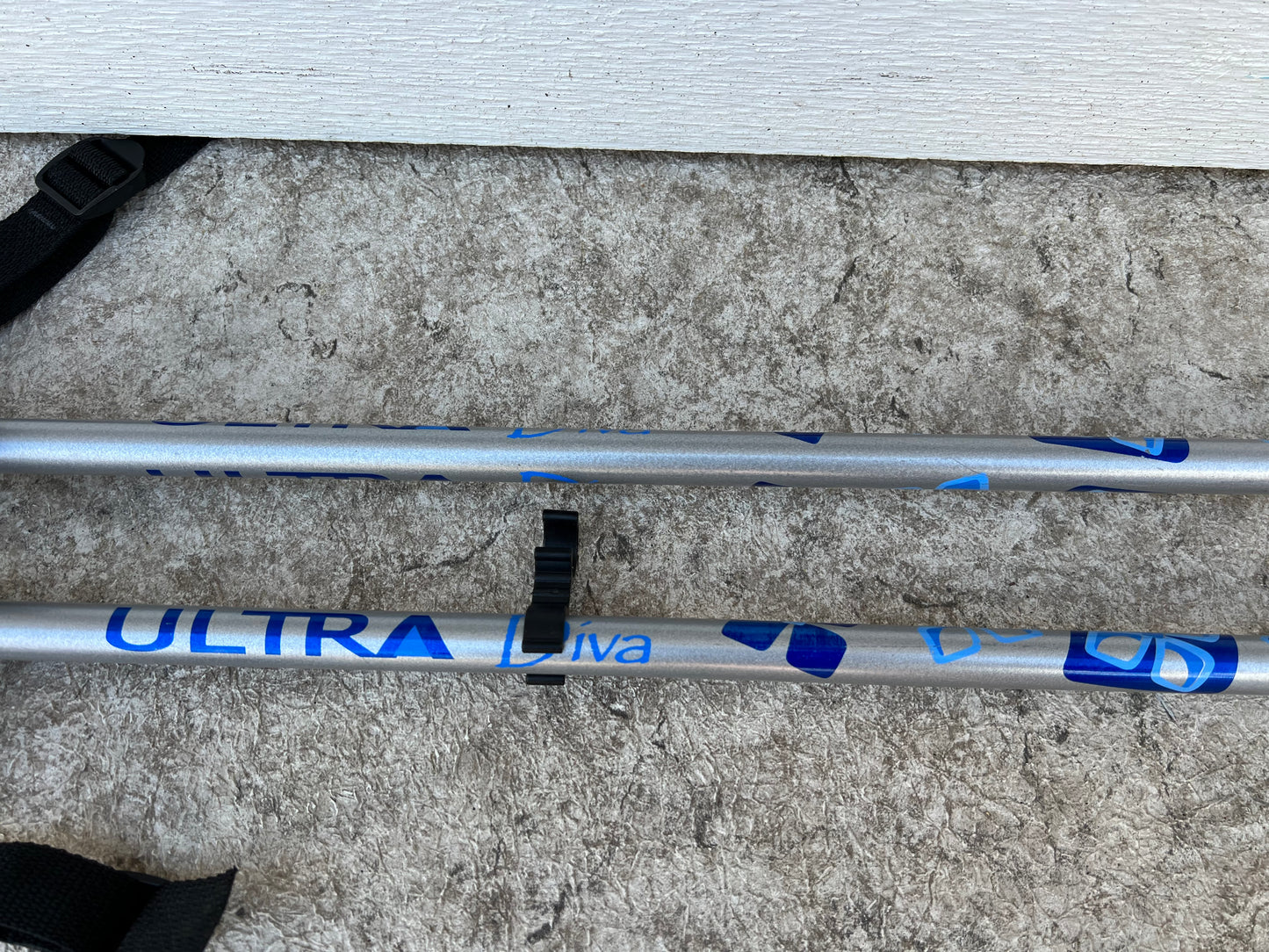 Ski Poles Adult Size 50 inch 125 cm Ultra Diva Silver Bullet Silver Blue Excellent
