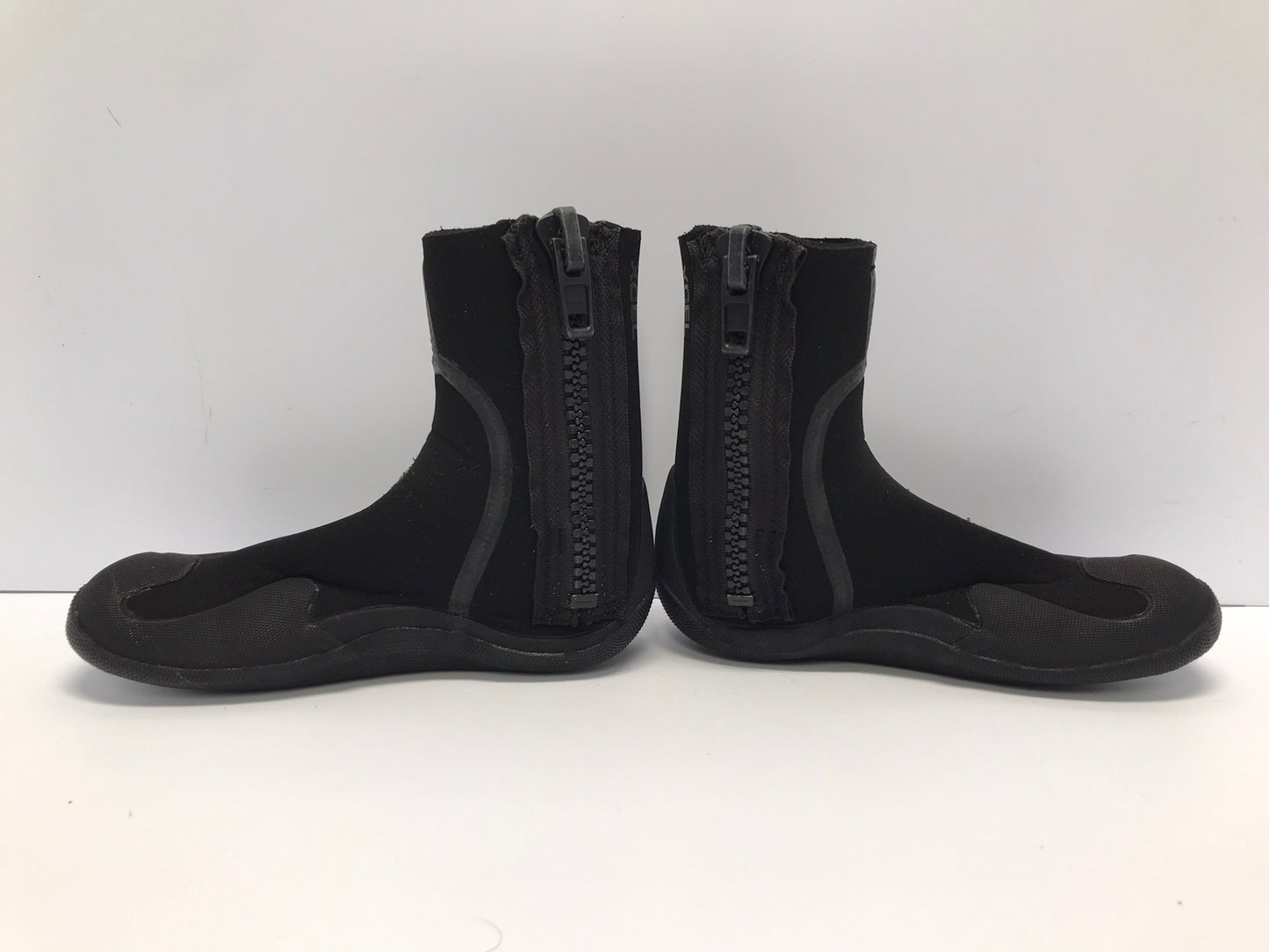 Snorkel Booties Child Size 4  Xcel 5.0 mm Neoprene Black As New Paddle Kayak Surf