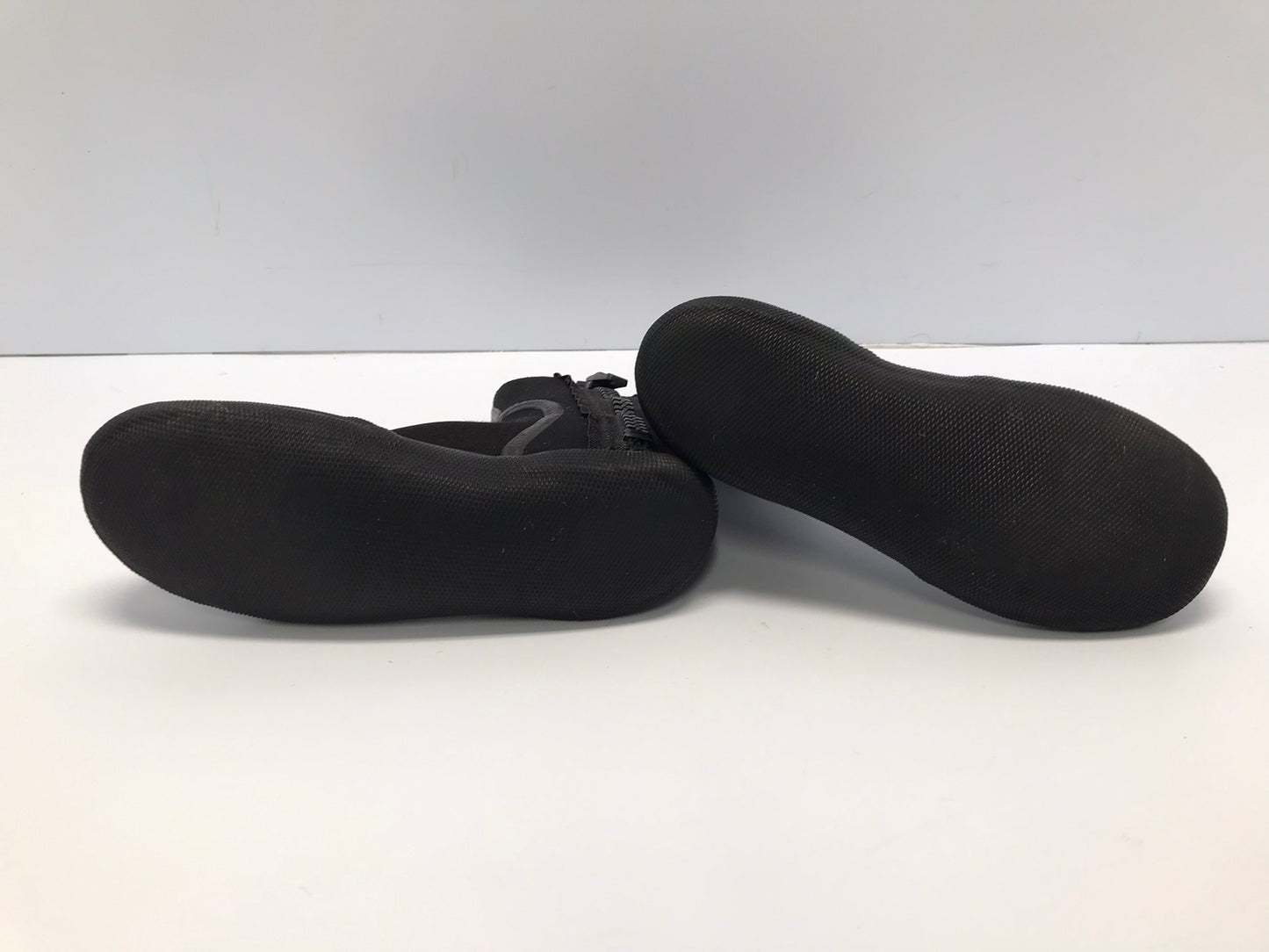 Snorkel Booties Child Size 4  Xcel 5.0 mm Neoprene Black As New Paddle Kayak Surf