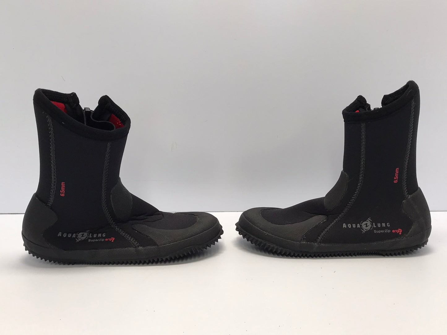Snorkel Booties Ladies Size 6  Aqua Lung 6.5 mm Neoprene Black Red As New Paddle Kayak Surf