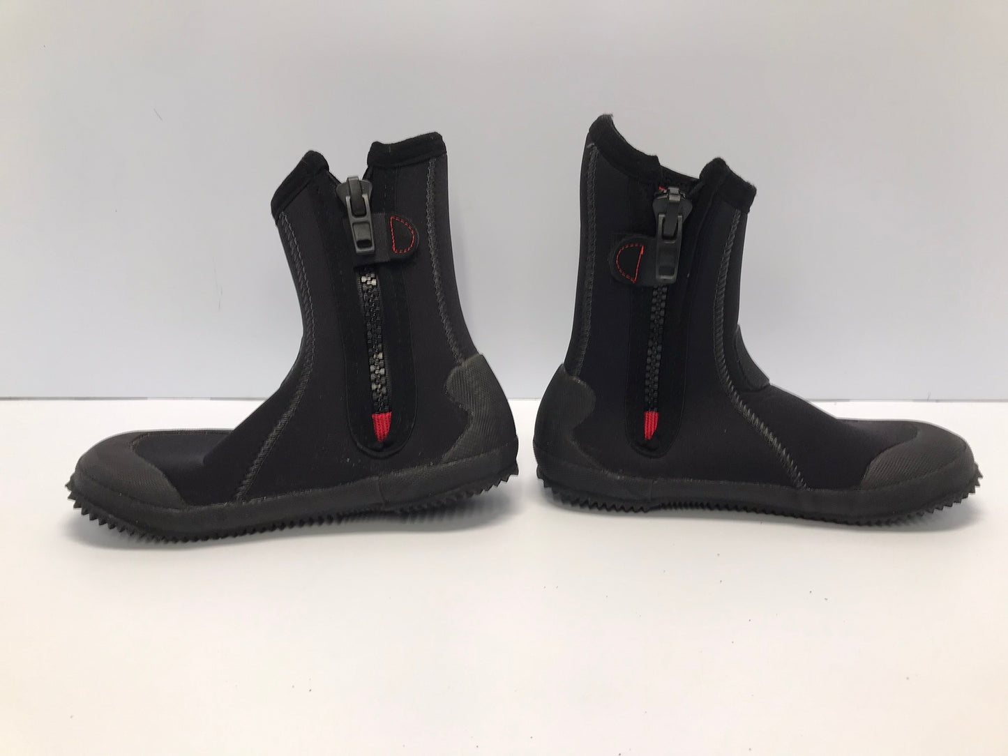 Snorkel Booties Ladies Size 6  Aqua Lung 6.5 mm Neoprene Black Red As New Paddle Kayak Surf