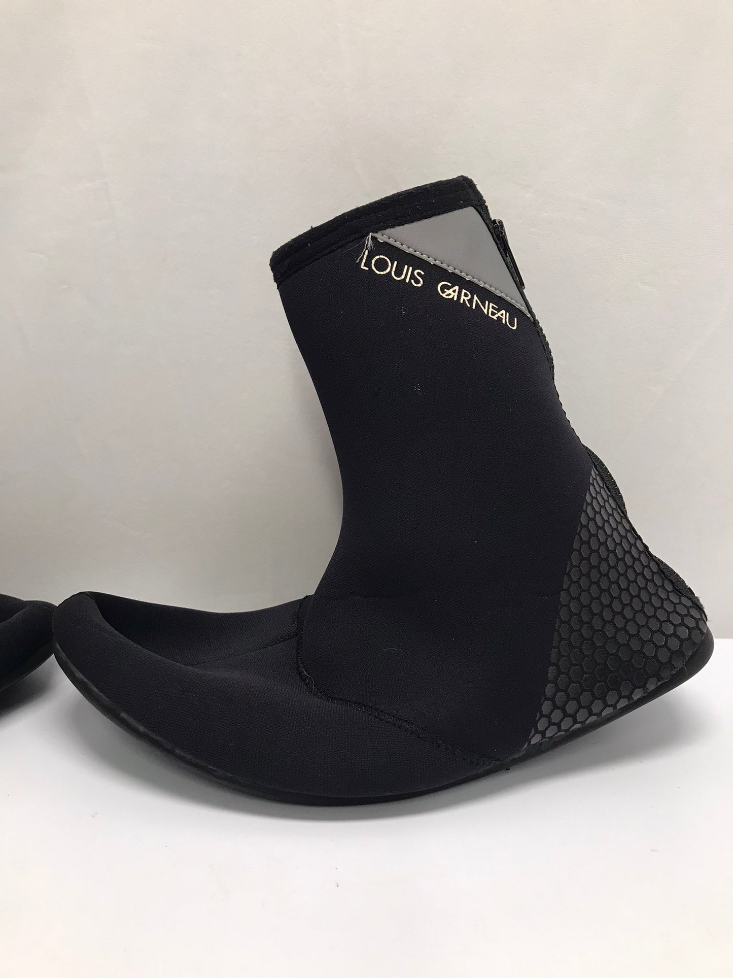 Snorkel Booties Socks Men's Size Large 9-10 2 mm Neoprene Sure Paddle Kayak Booties Black Grey