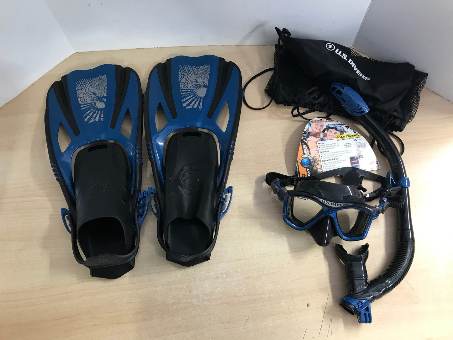 Snorkel Dive Fins Ladies Shoe Size 5-9.5 U.S. Divers Denim Blue Black New Demo Model