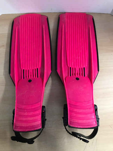 Snorkel Dive Fins Ladies Size 5-7 Small Shoe U.S. Divers Blades Black Hot Pink
