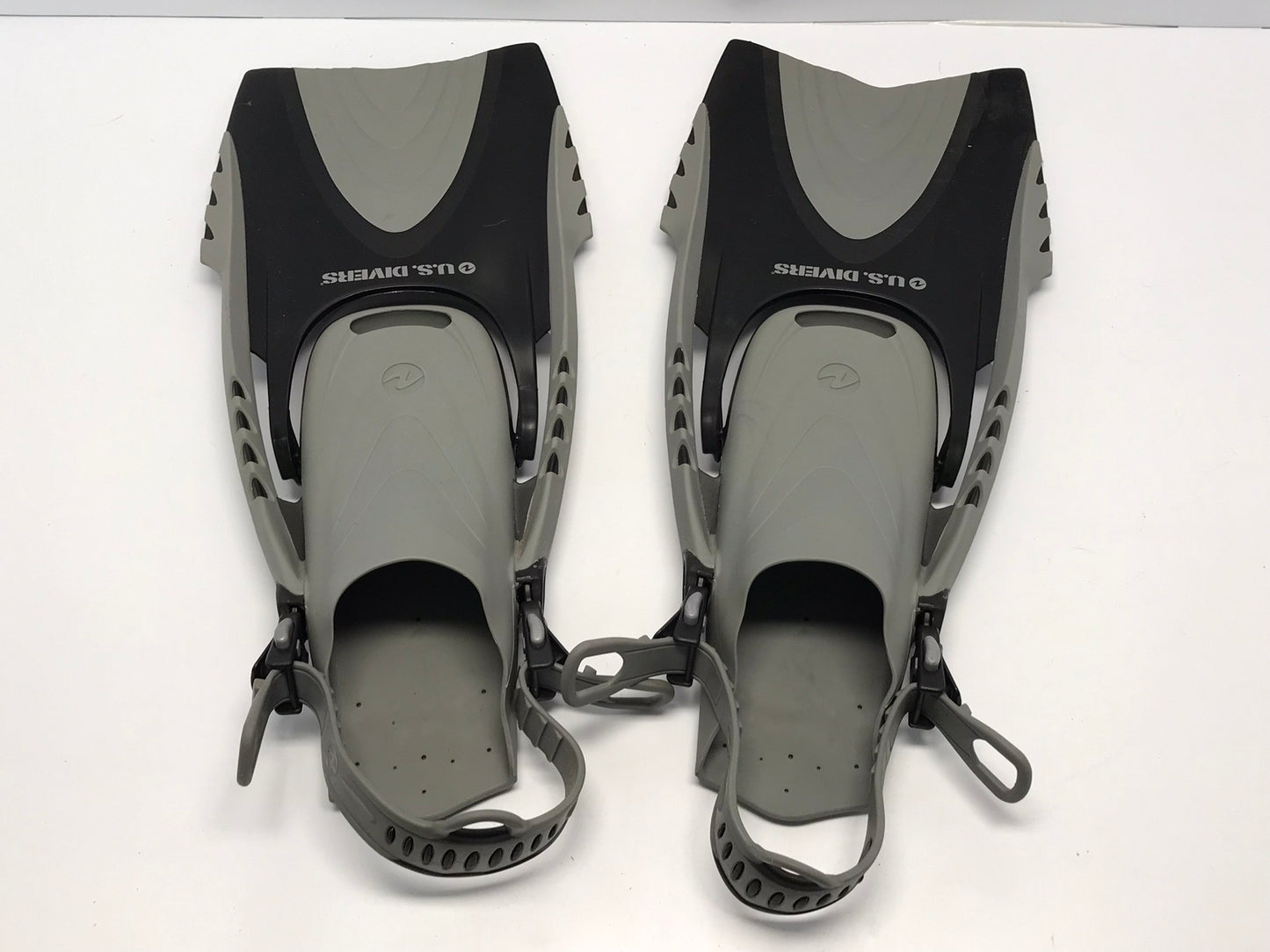 Snorkel Dive Fins Men's Shoe Size 4.5-8.5 Sea Doo Grey Black Excellent