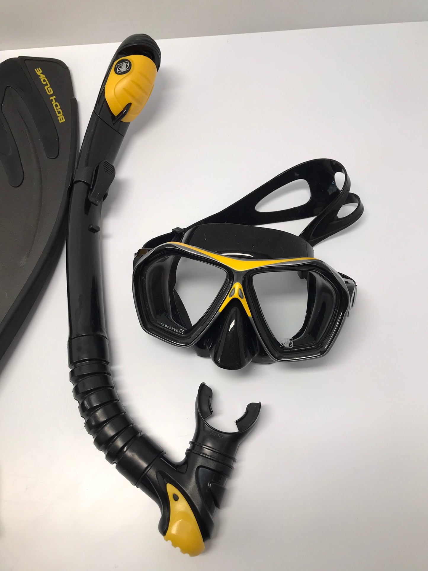 Snorkel Dive Fins Men's Shoe Size 9-13 Body Glove Black Yellow As New Excellent