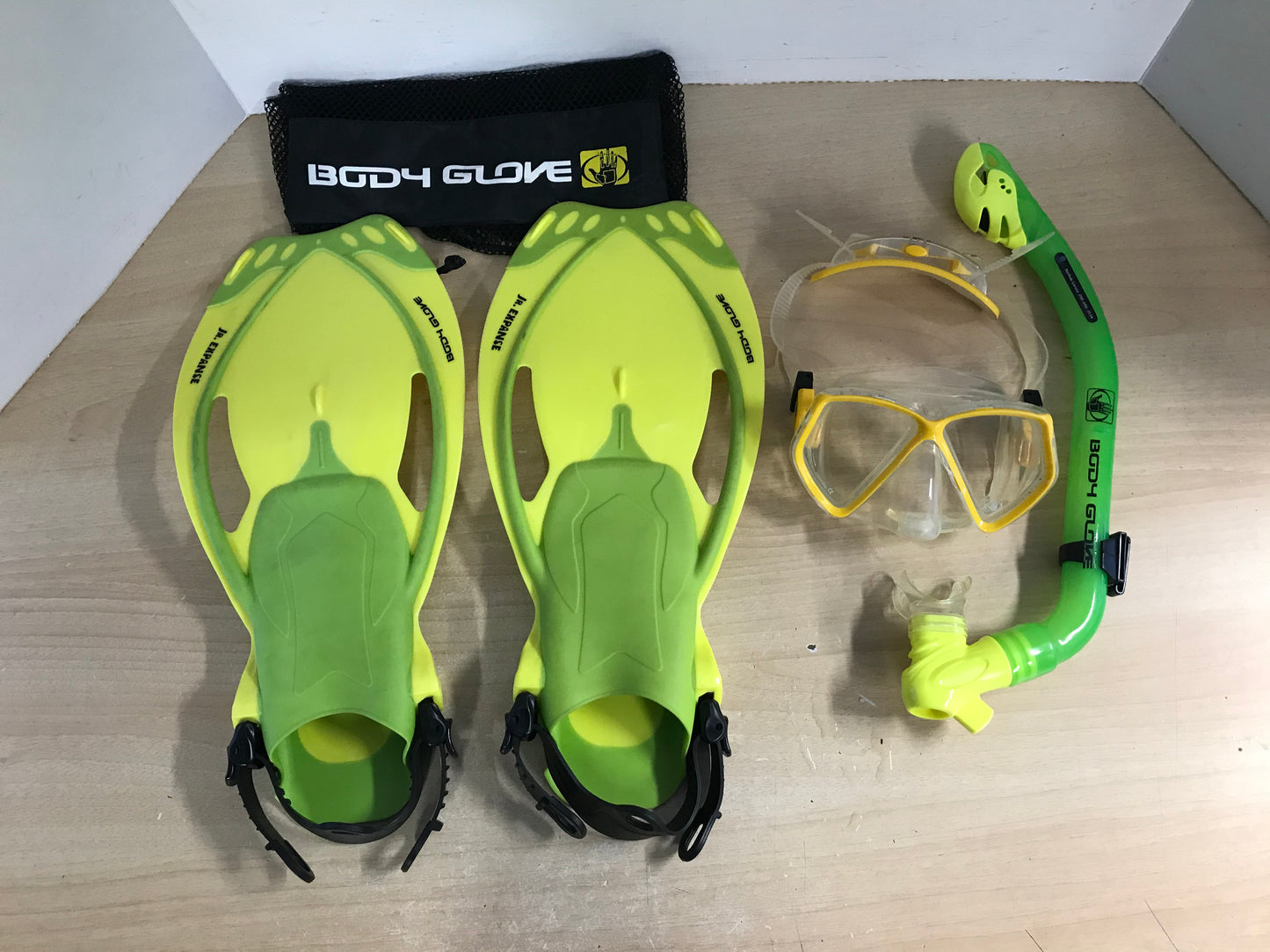 Snorkel Dive Fins Set Child Shoe Size 1-4 Body Glove Green Lime