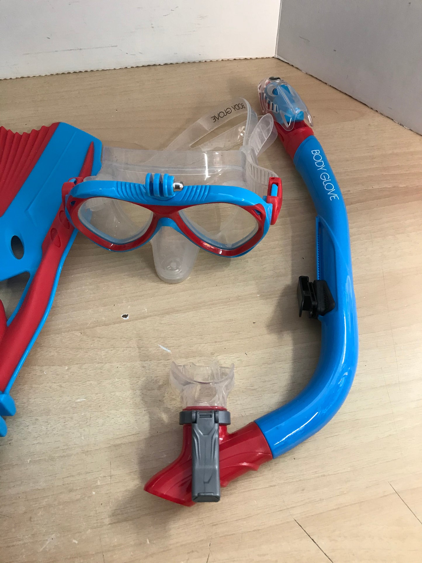 Snorkel Dive Fins Set Child Shoe Size 1-4 Body Glove Red Blue Excellent